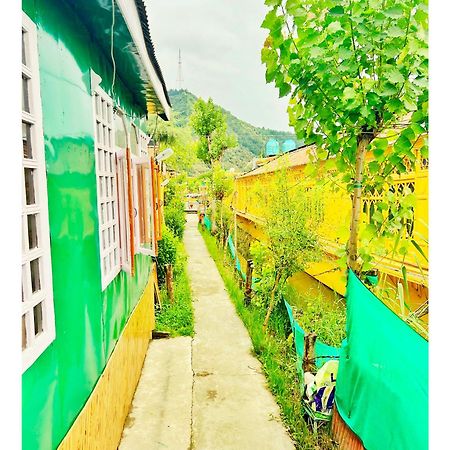 Backyard Stays With Dal Lake View Σριναγκάρ Εξωτερικό φωτογραφία