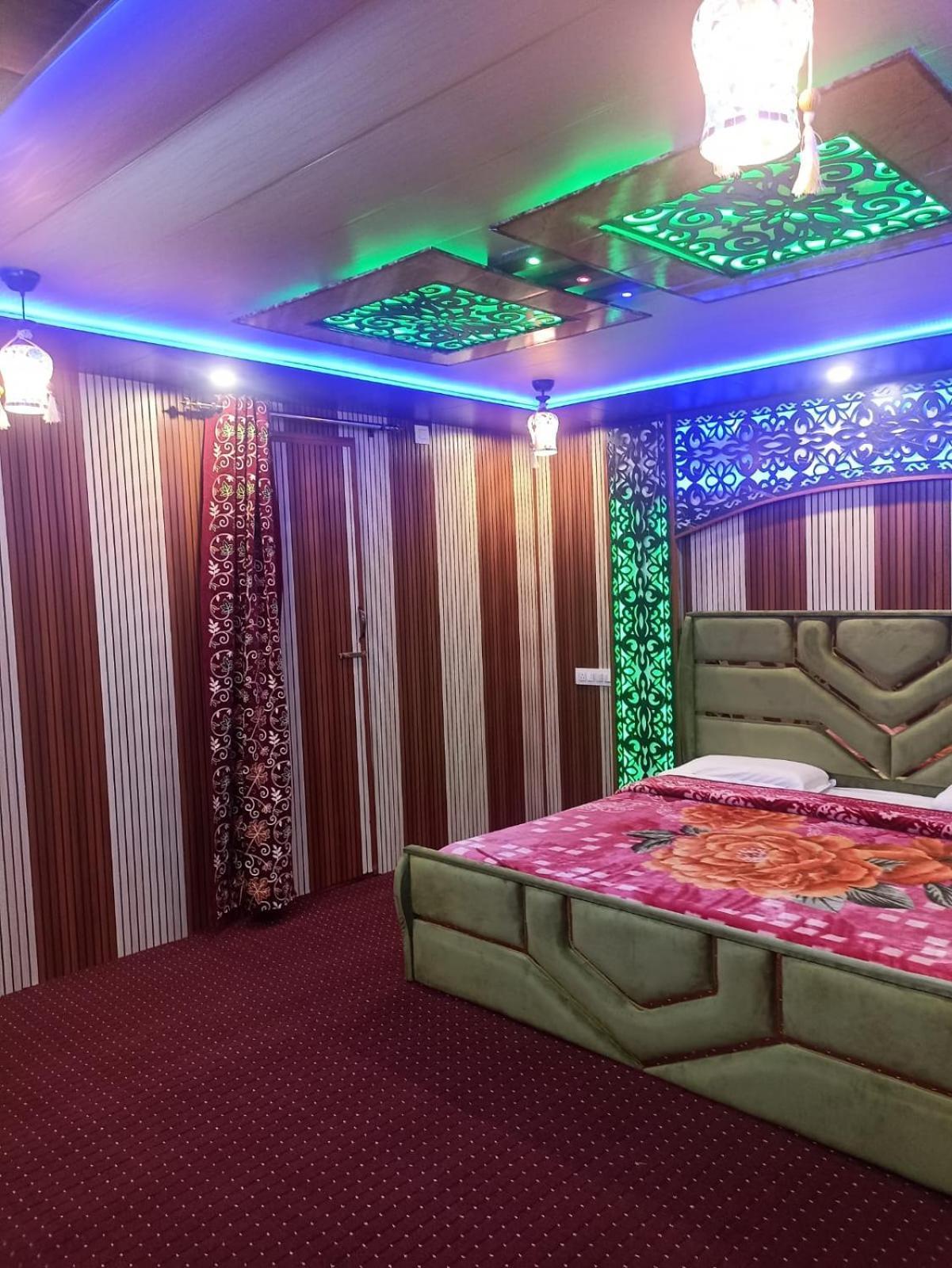 Backyard Stays With Dal Lake View Σριναγκάρ Εξωτερικό φωτογραφία