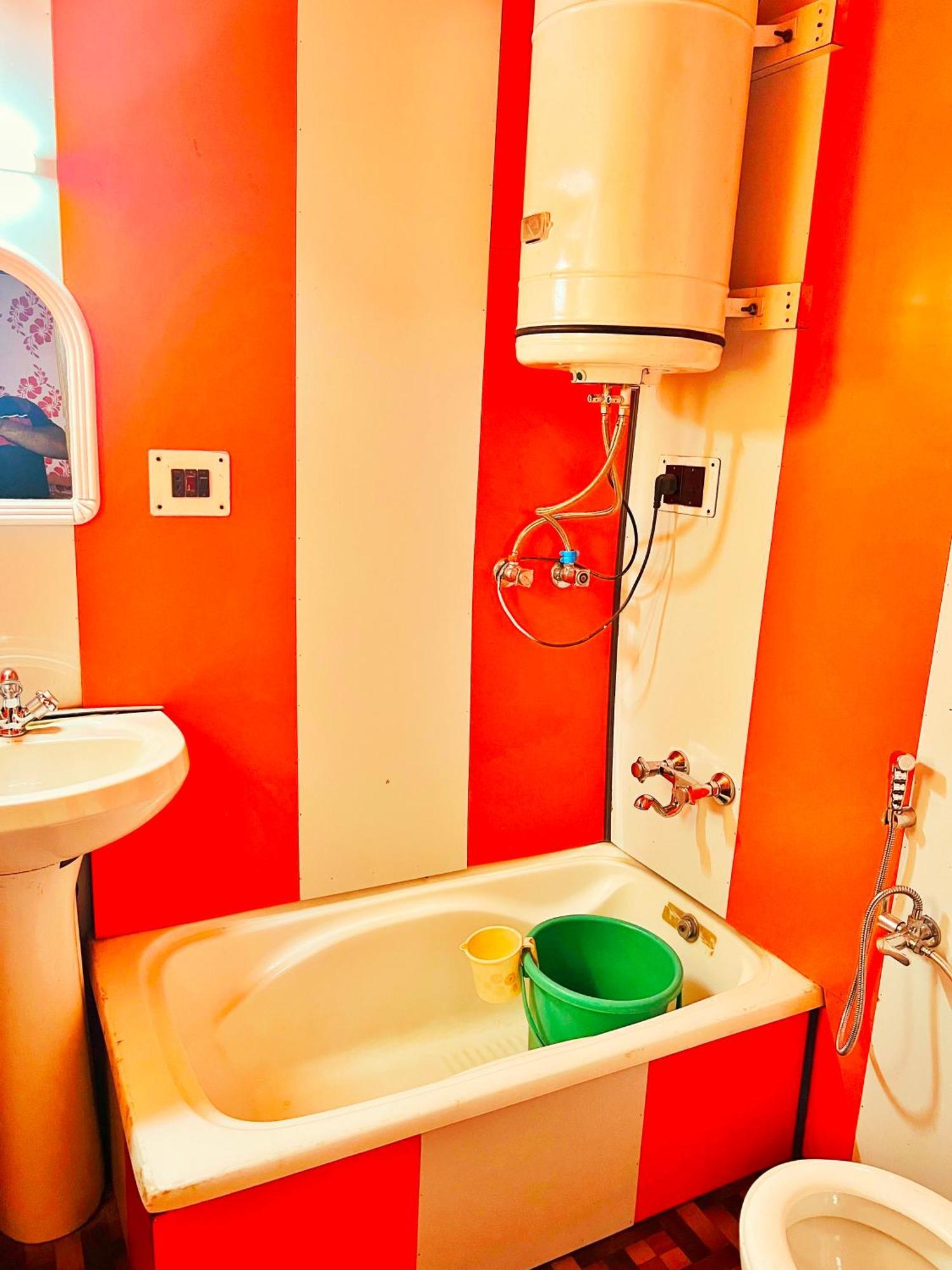 Backyard Stays With Dal Lake View Σριναγκάρ Εξωτερικό φωτογραφία
