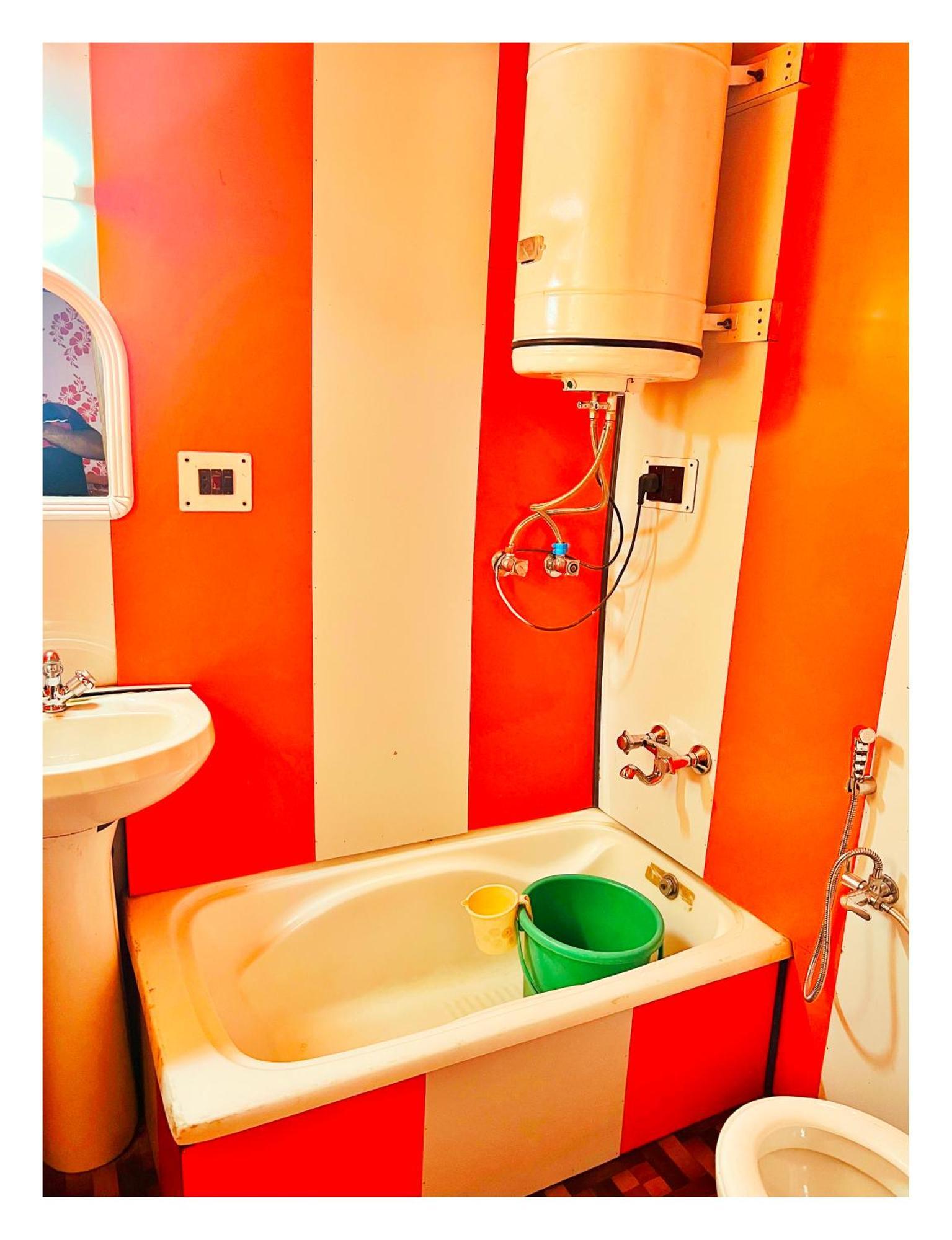 Backyard Stays With Dal Lake View Σριναγκάρ Εξωτερικό φωτογραφία